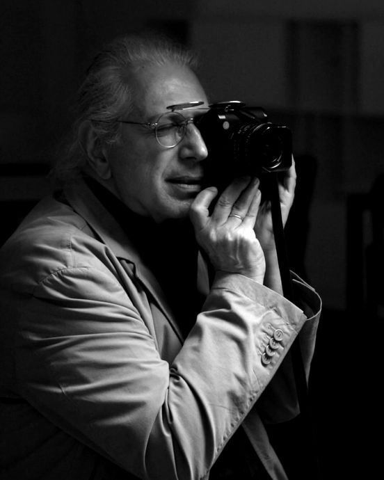Al momento stai visualizzando Guido Harari.   Incontri – 50 anni di fotografie e racconti